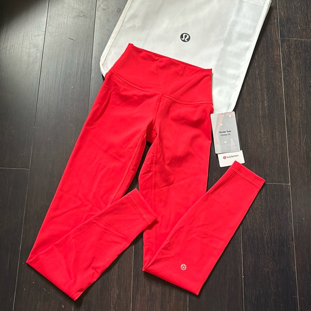LULULEMON WUNDER TRAIN HR LEGGINGS 28” CONTOUR FIT IN HOT HEAT SZ 2 NWT